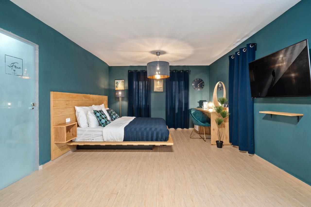 Hotel La Finca - Luxury Suites Hotel Beersheba ภายนอก รูปภาพ