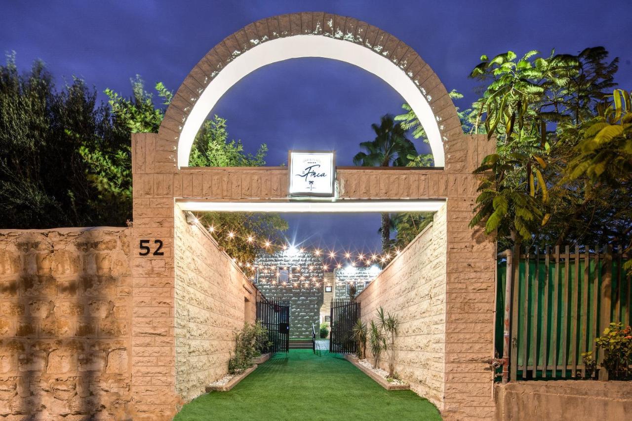 Hotel La Finca - Luxury Suites Hotel Beersheba ภายนอก รูปภาพ