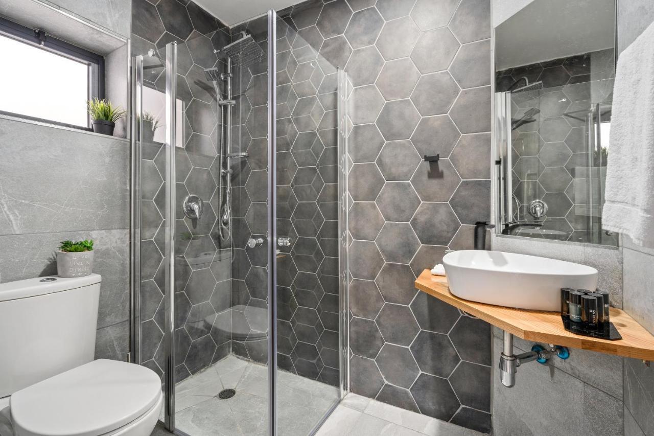 Hotel La Finca - Luxury Suites Hotel Beersheba ภายนอก รูปภาพ