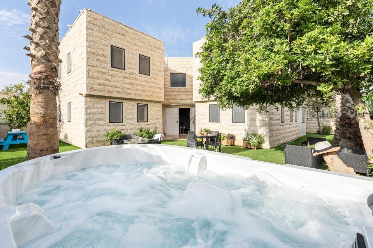 Hotel La Finca - Luxury Suites Hotel Beersheba ภายนอก รูปภาพ